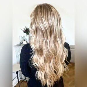 22” ashy blond covet and mane weft